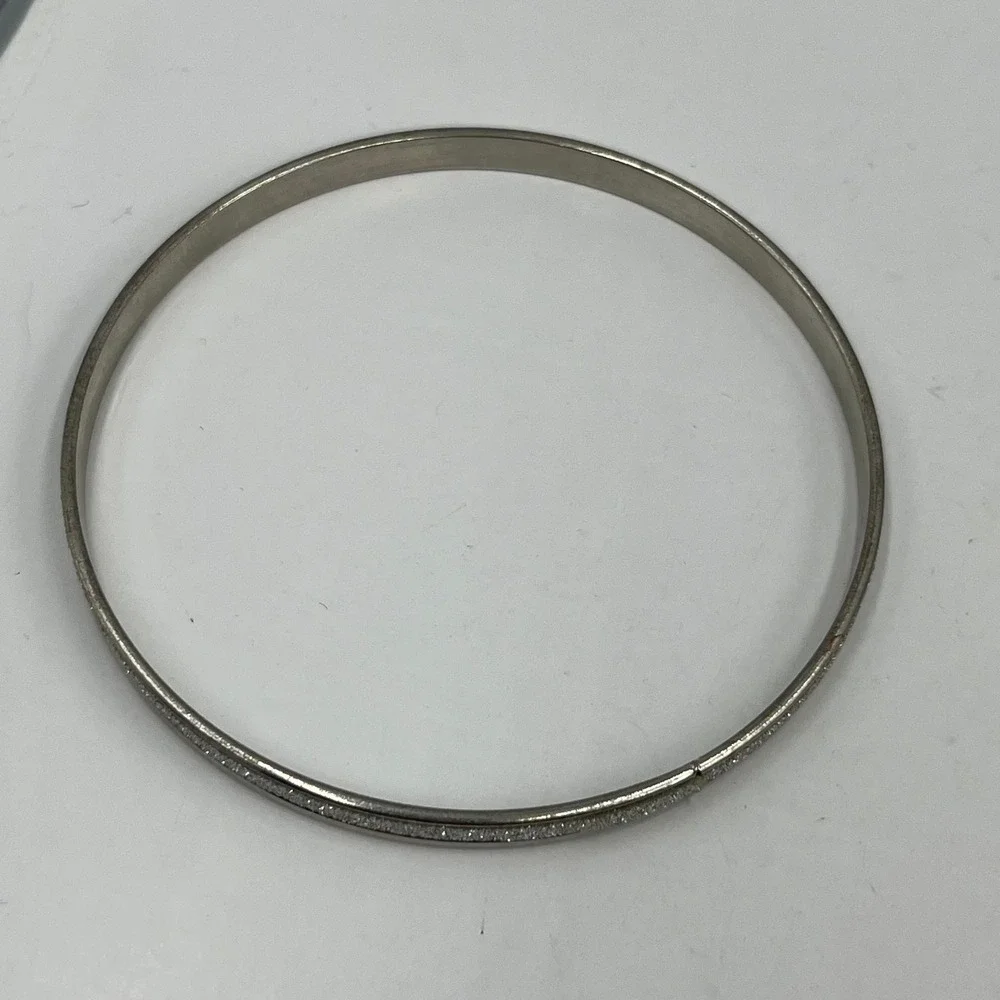 Vintage Stackable Silver-Tone Bangle Bracelets Set 4 Textured Dotted Glimmer - Picture 5 of 9